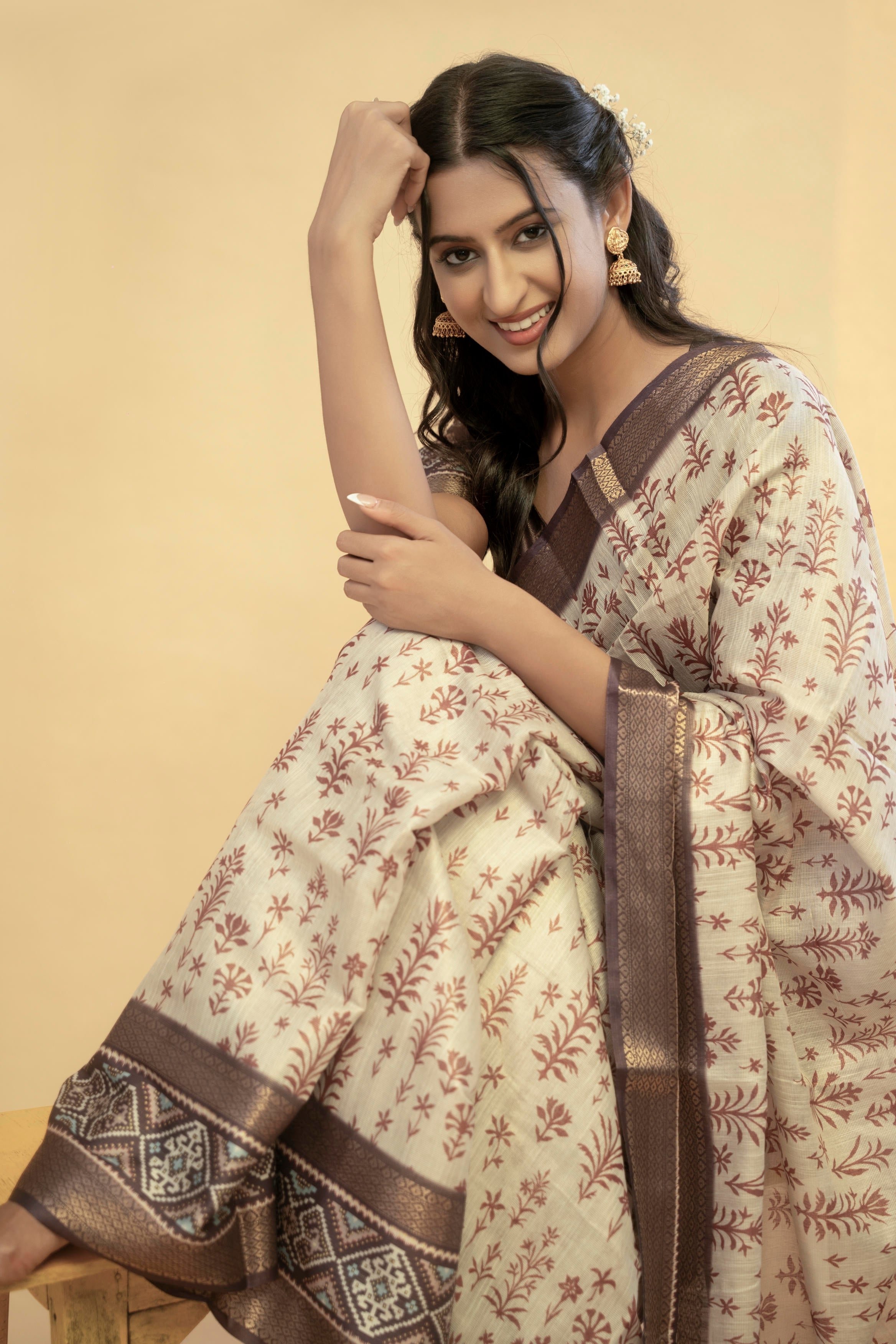 Cream and Terracotta Floral Vine Saree with Dark Brown Zari Border