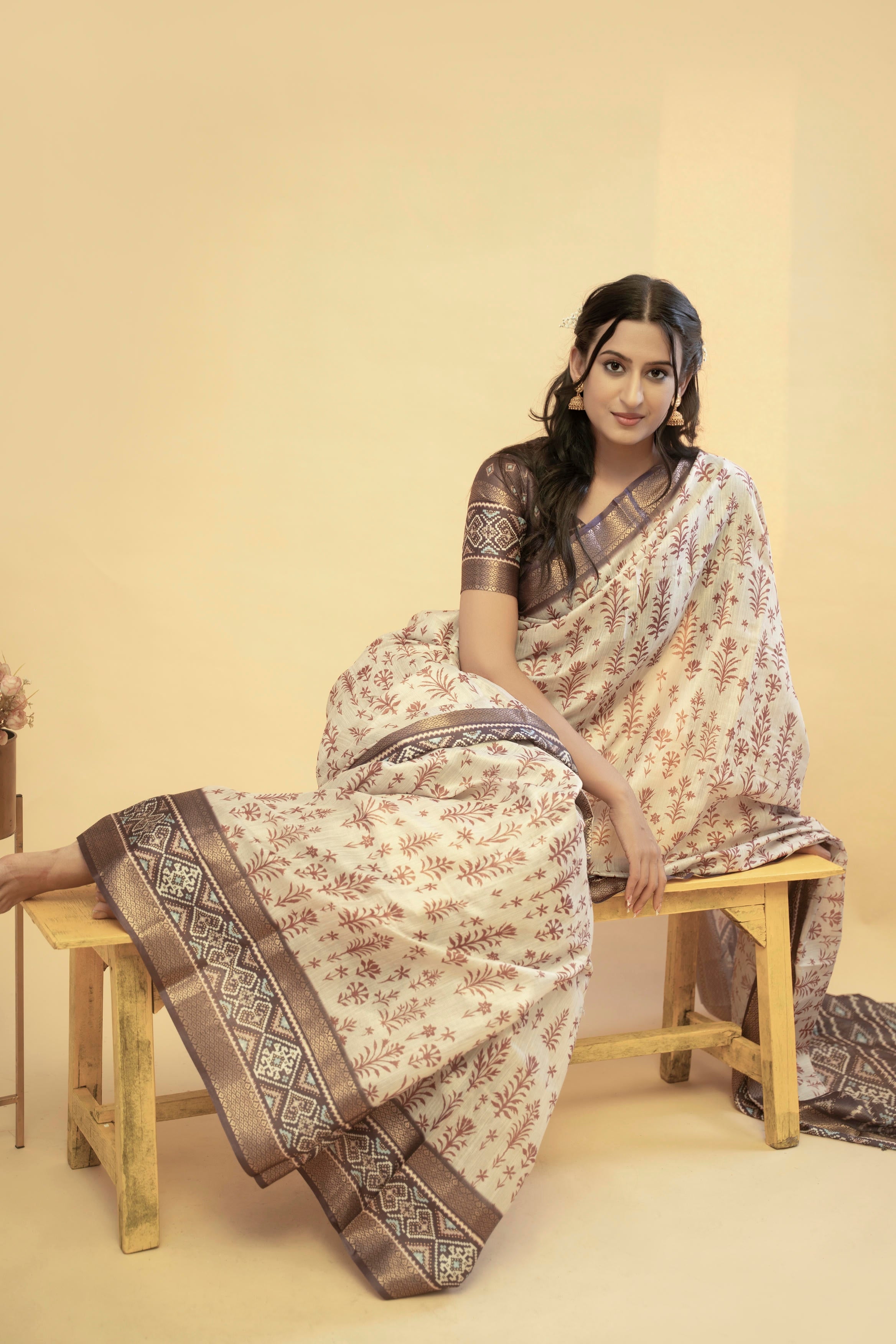 Cream and Terracotta Floral Vine Saree with Dark Brown Zari Border