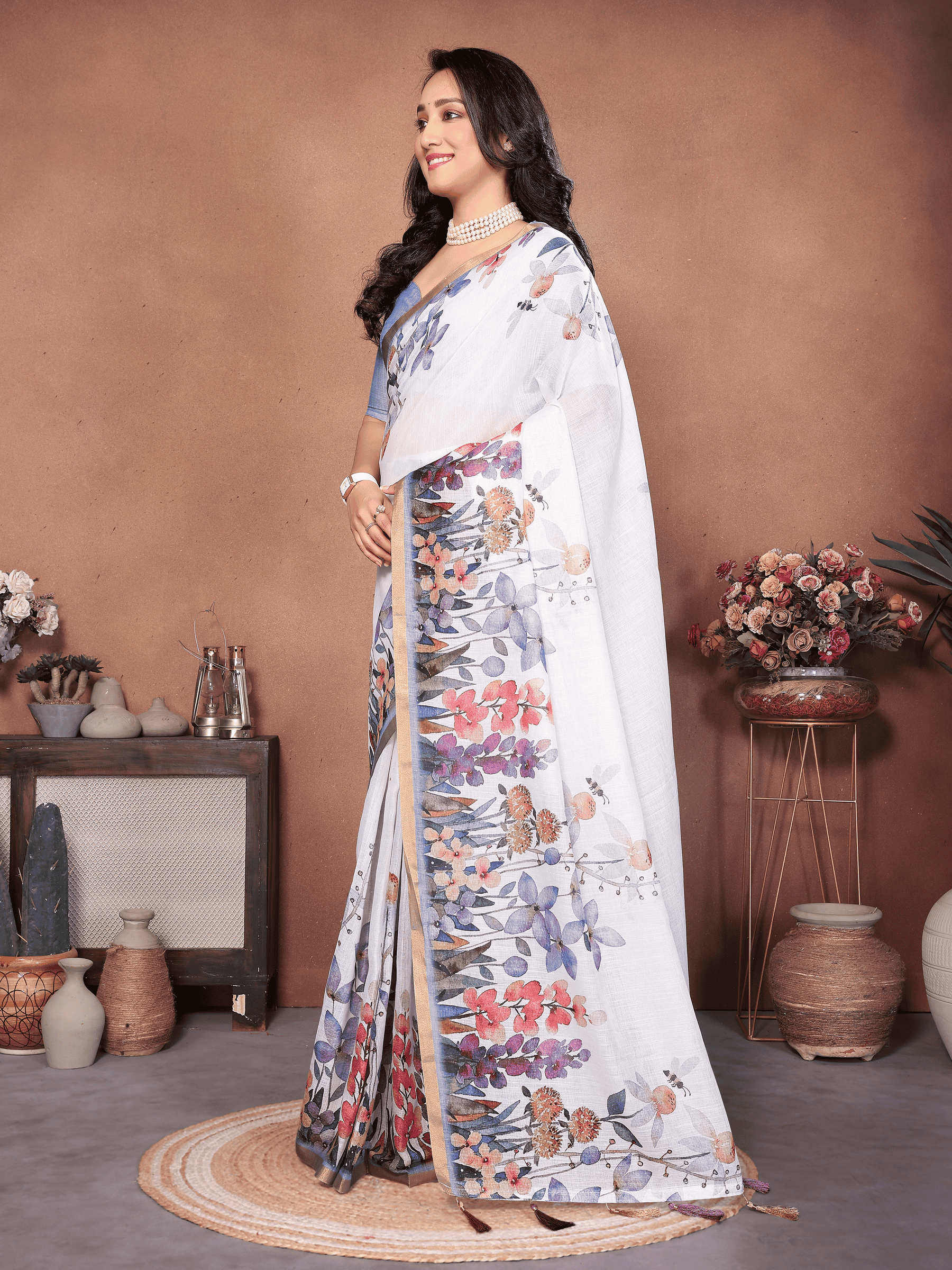 Floral White Ready-to-Wear Saree with Pocket and Periwinkle Ruched Blouse