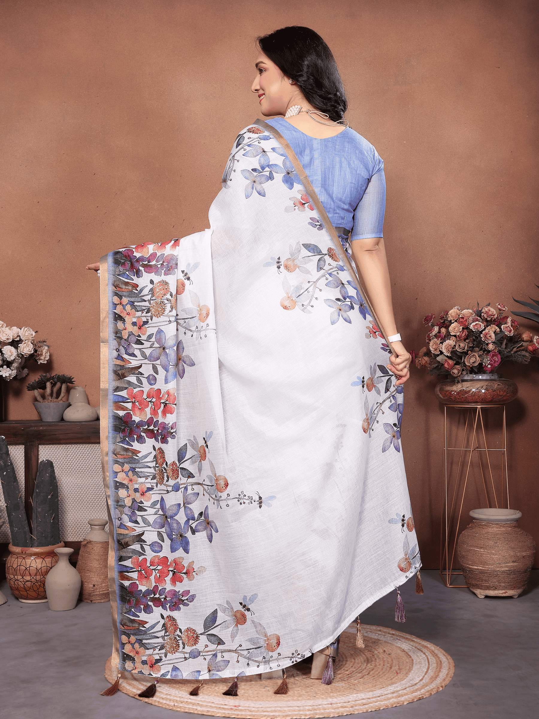 Floral White Ready-to-Wear Saree with Pocket and Periwinkle Ruched Blouse