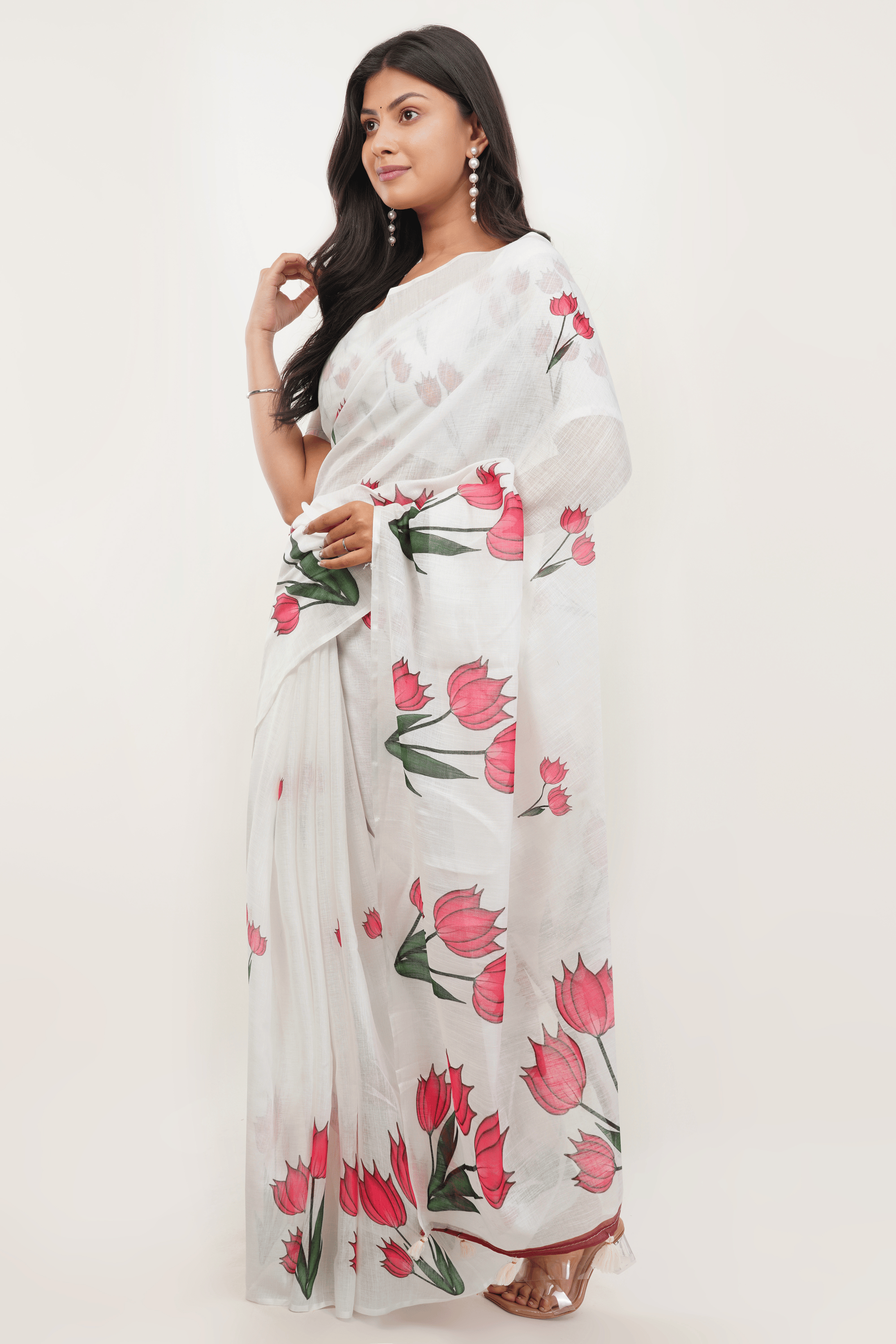 Samantha White Tulip Printed Linen Saree with Tassel Pallu