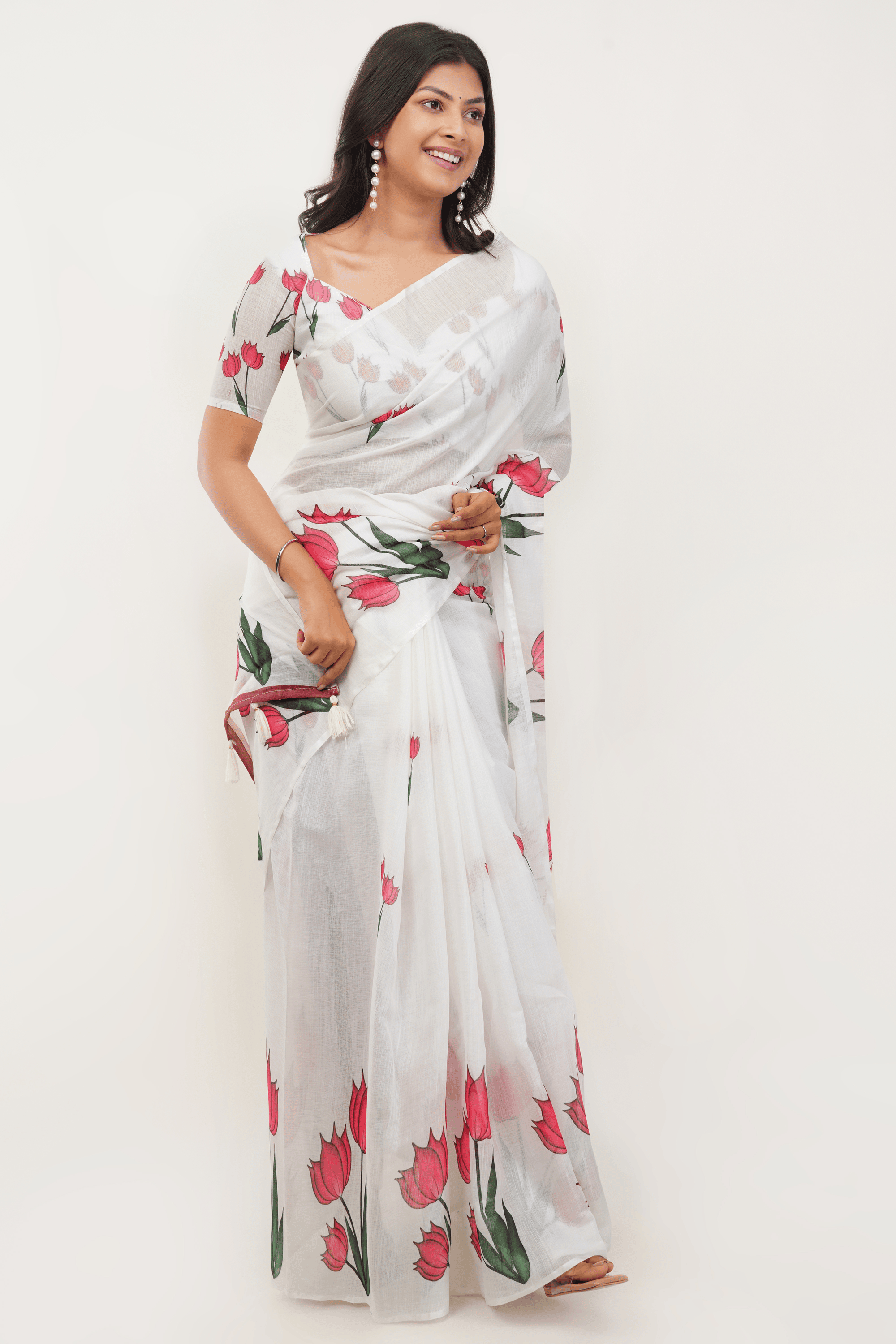 Samantha White Tulip Printed Linen Saree with Tassel Pallu