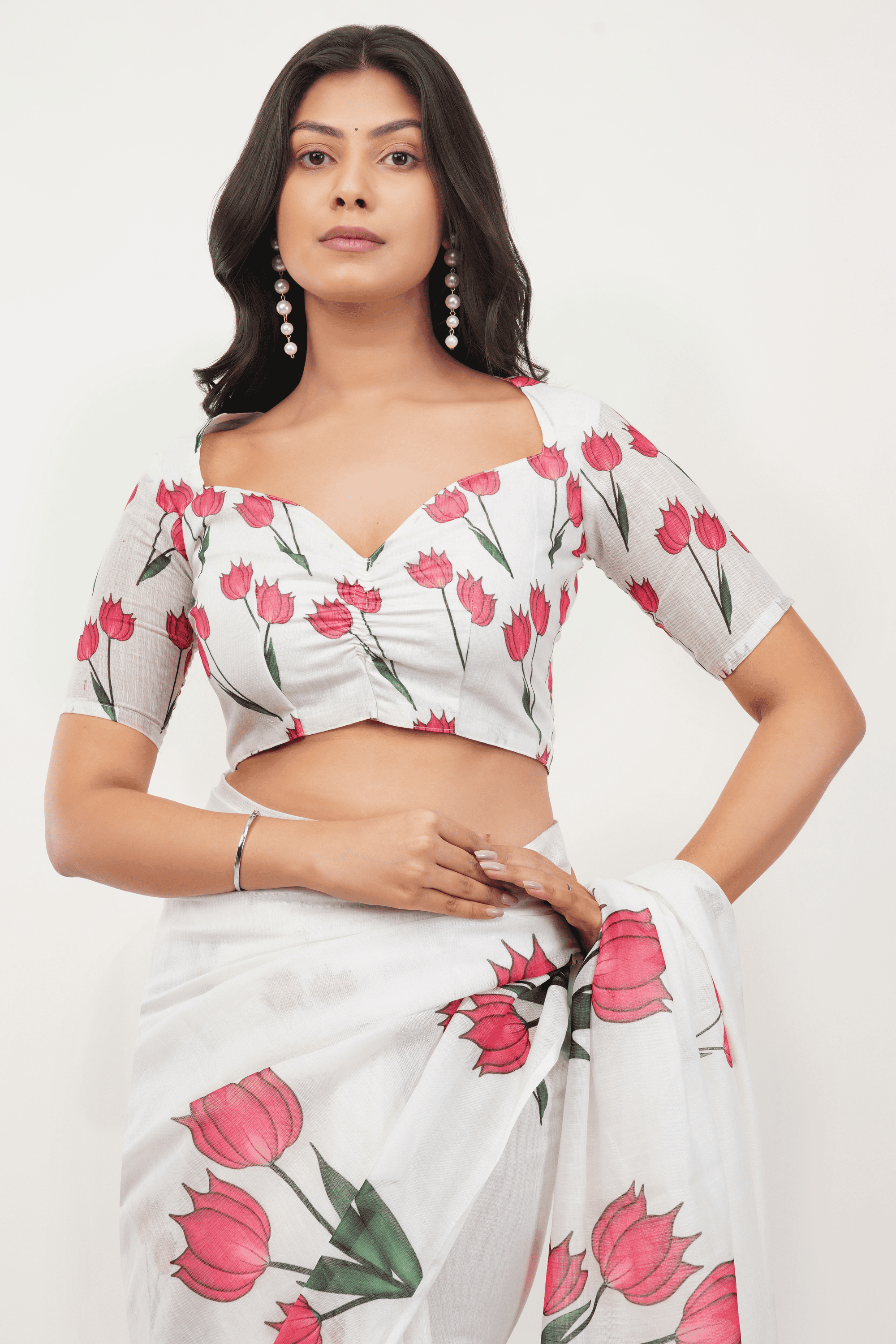 Samantha White Tulip Printed Linen Saree with Tassel Pallu